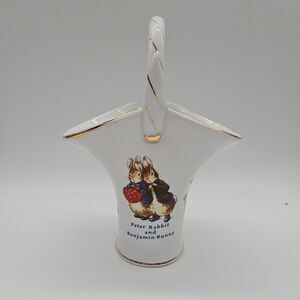 The World Of Beatrix Potter Peter Rabbit Ceramic Basket Vase 9"